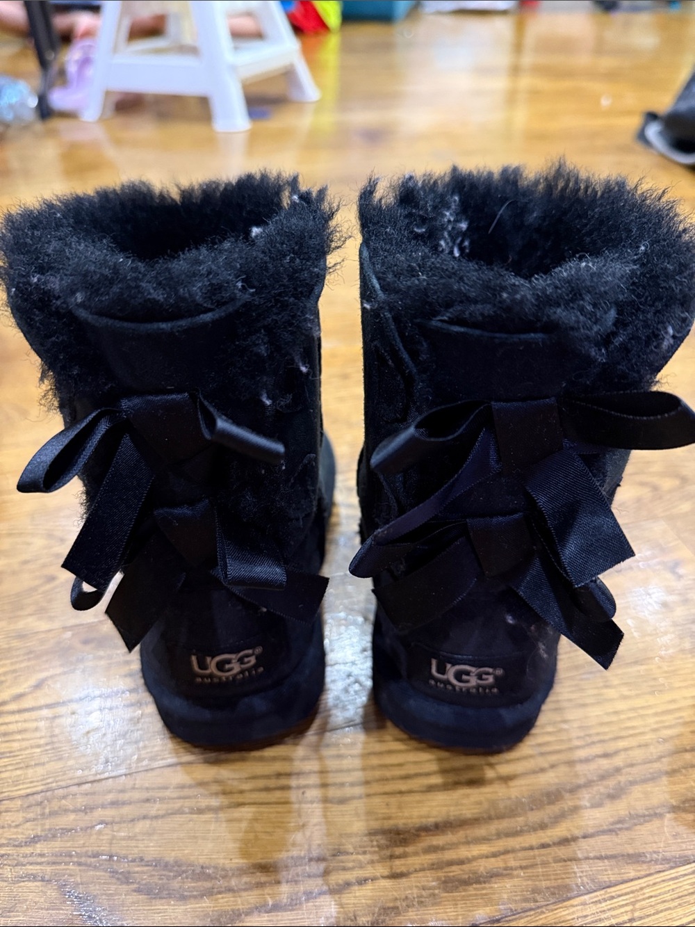 UGG Kids Black Bow-Back Shearling Boots
